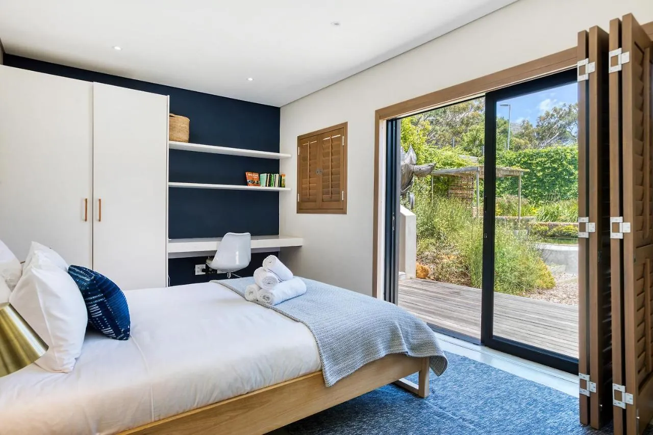 Solar-Powered Mountain Retreat With Natural Pool Cape Town 0*,
